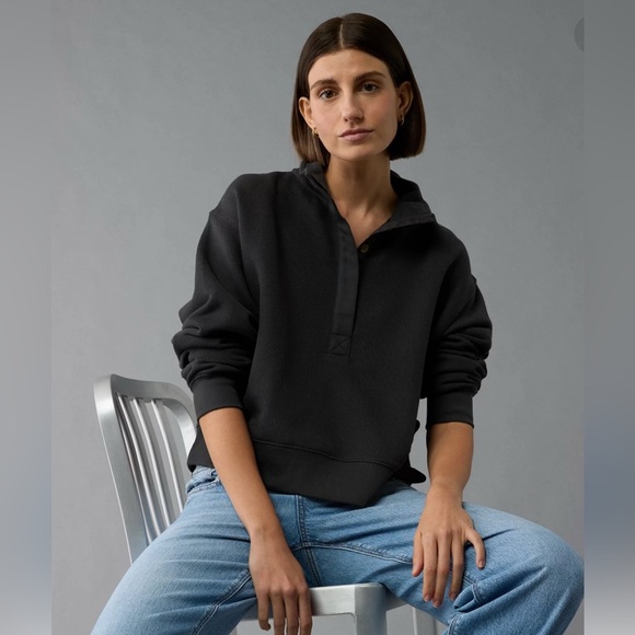 American Eagle Outfitters Tops - AE Fleece Cropped Sweatshirt Henley Neck Charcoal Black Women’s XL Cozy Casual